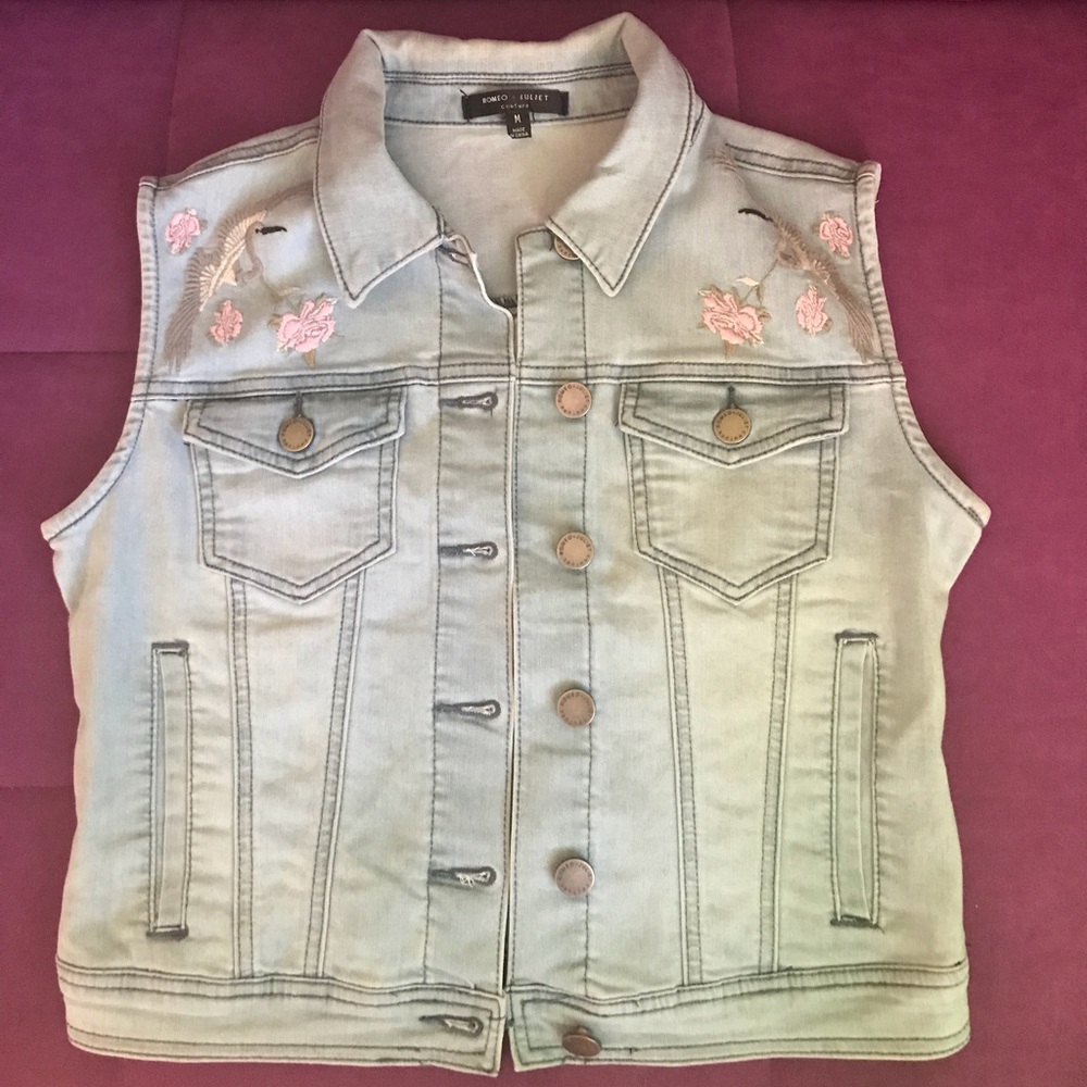 Romeo & Juliet Light Denim Vest
